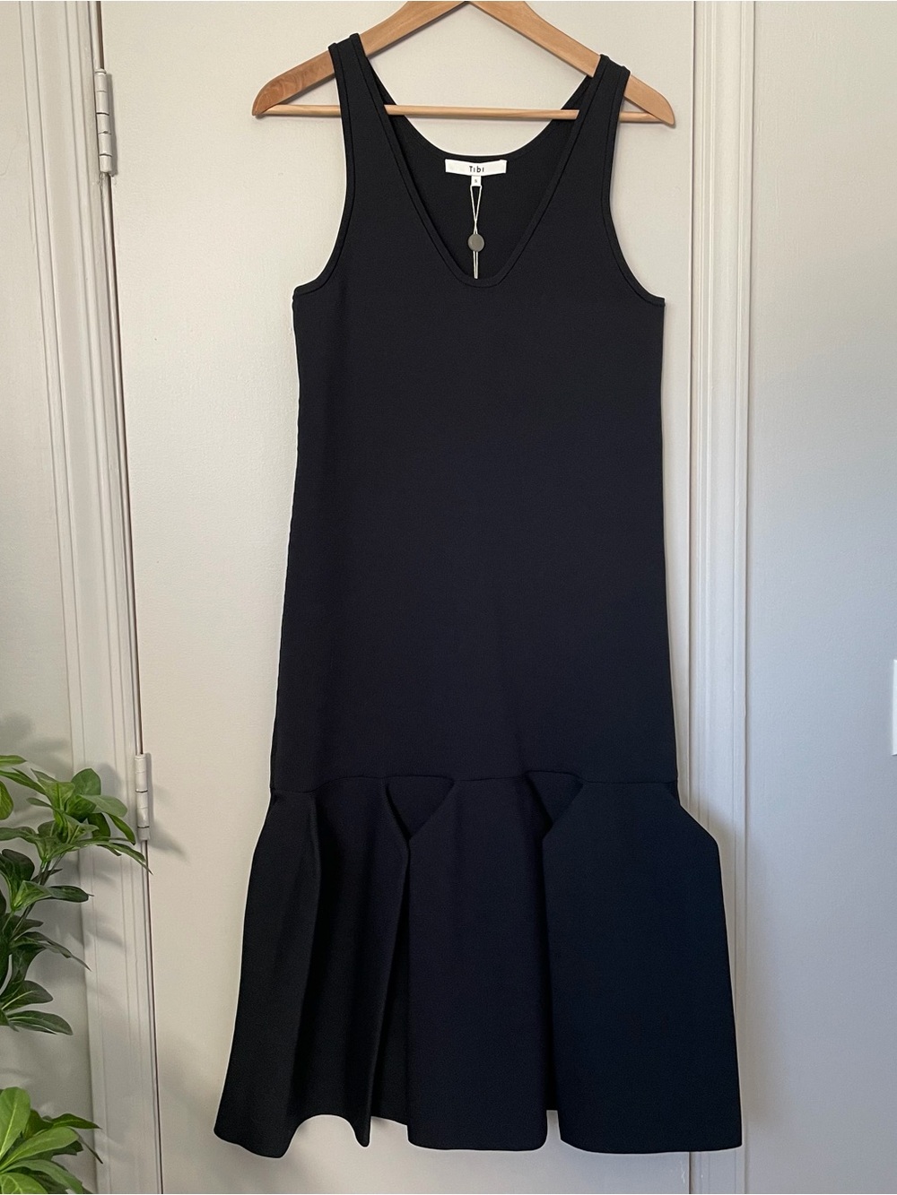 NWT Tibi Stretch Knit V neck Drop Waist Godet Pleats Midi Dress Navy S
